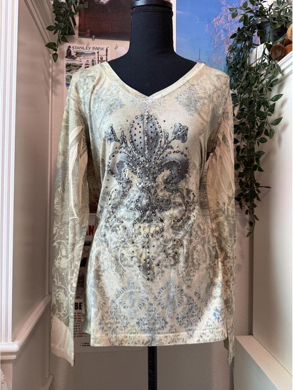 Y2k Grunge Grace in LA Olive Rhinestone Fleur de Lis Long Sleeve Top